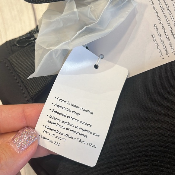 NWT Lululemon City Adventurer Belt Bag 2.5L Black - Picture 4 of 6